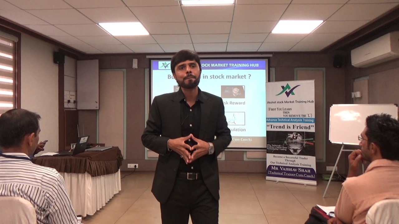 Akshat Stock Market Training Hub in Ellis Bridge
