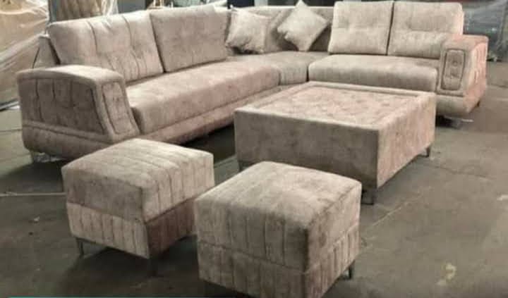 124507 essay picture