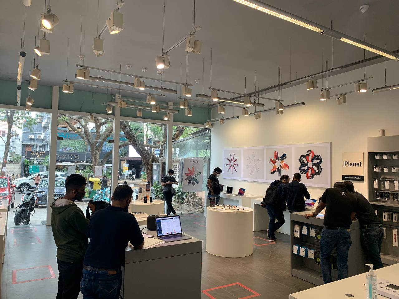 Apple Premium Reseller Iplanet Indiranagar HAL 2nd Stage Bangalore