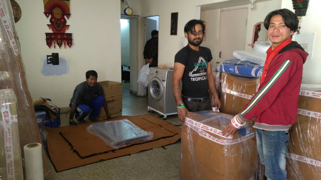 Shifting Service - DHL Relocations.com
