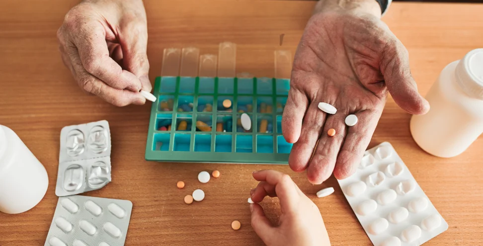 How to Manage Medication for Elderly Patients: Essential Tips and Tools