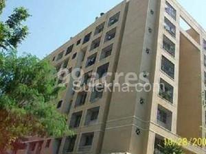 4 BHK Flat for Sale in Kandivali East